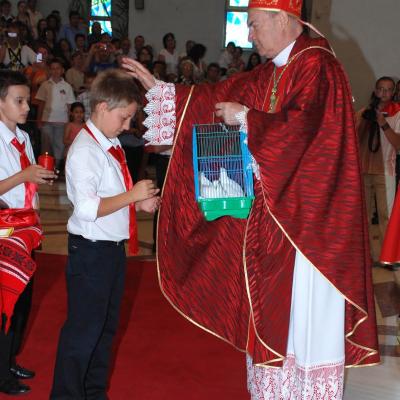 10 iunie: Bacău "Sfântul Nicolae": Conferirea sacramentului sfântului Mir