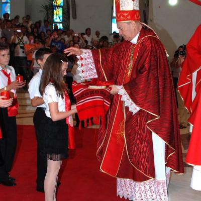 10 iunie: Bacău "Sfântul Nicolae": Conferirea sacramentului sfântului Mir