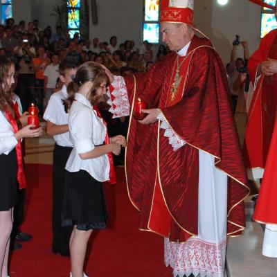10 iunie: Bacău "Sfântul Nicolae": Conferirea sacramentului sfântului Mir
