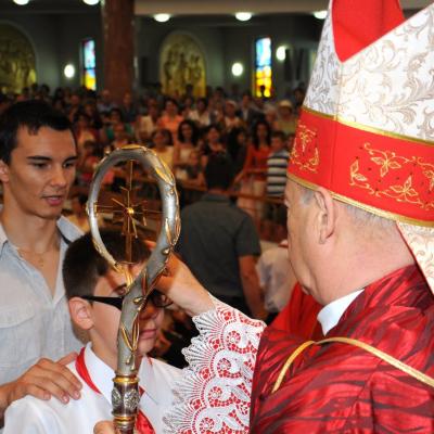 10 iunie: Bacău "Sfântul Nicolae": Conferirea sacramentului sfântului Mir