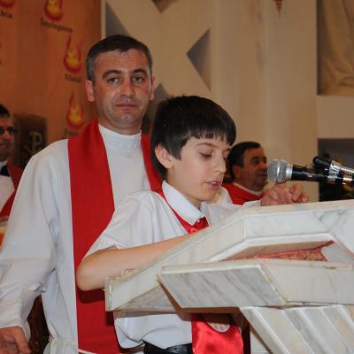 10 iunie: Bacău "Sfântul Nicolae": Conferirea sacramentului sfântului Mir