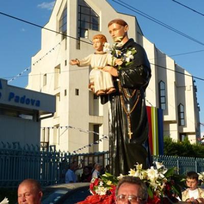 13 iunie: Iaşi: Hramul bisericii "Sfântul Anton de Padova"