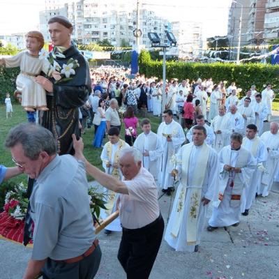 13 iunie: Iaşi: Hramul bisericii "Sfântul Anton de Padova"