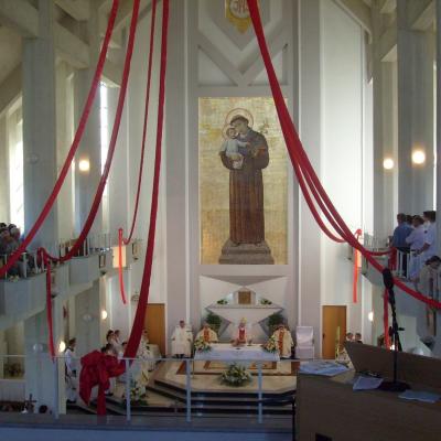 13 iunie: Iaşi: Hramul bisericii "Sfântul Anton de Padova"