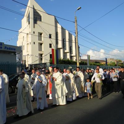 13 iunie: Iaşi: Hramul bisericii "Sfântul Anton de Padova"