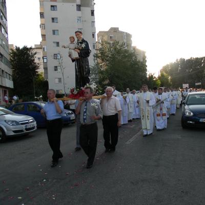 13 iunie: Iaşi: Hramul bisericii "Sfântul Anton de Padova"