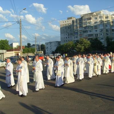 13 iunie: Iaşi: Hramul bisericii "Sfântul Anton de Padova"