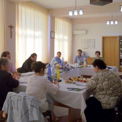 16 iunie: Bacău: Sesiunea Oficiului pentru Pastoraţia Şcolară şi Predarea Religiei în Şcoli