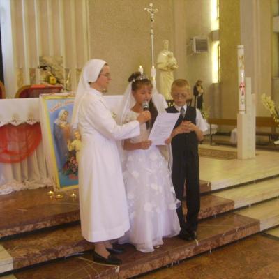 17 iunie: Şcheia: Prima Sfântă Împărtăşanie