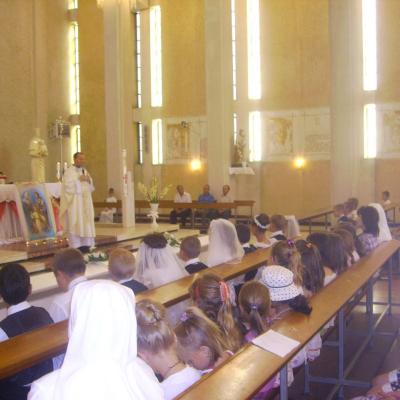 17 iunie: Şcheia: Prima Sfântă Împărtăşanie