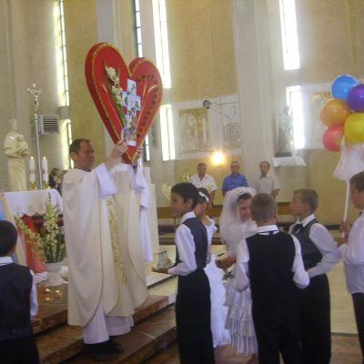 17 iunie: Şcheia: Prima Sfântă Împărtăşanie