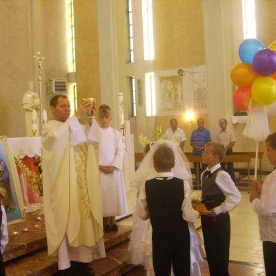 17 iunie: Şcheia: Prima Sfântă Împărtăşanie