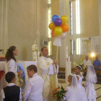 17 iunie: Şcheia: Prima Sfântă Împărtăşanie