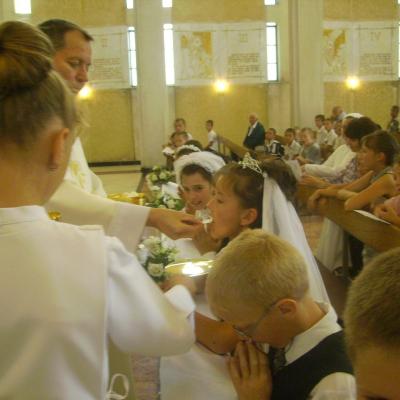 17 iunie: Şcheia: Prima Sfântă Împărtăşanie