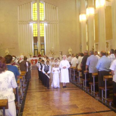 17 iunie: Şcheia: Prima Sfântă Împărtăşanie