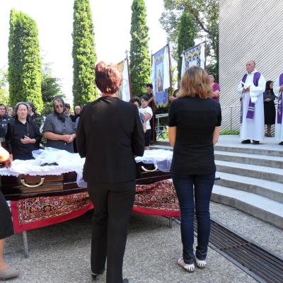 21 iunie: Gherăeşti: Funeraliile sr. Lenuţa Bereşoaei