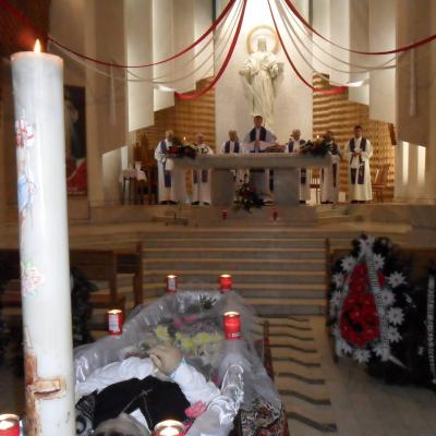 21 iunie: Gherăeşti: Funeraliile sr. Lenuţa Bereşoaei
