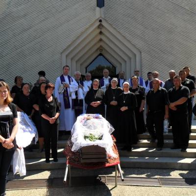 21 iunie: Gherăeşti: Funeraliile sr. Lenuţa Bereşoaei