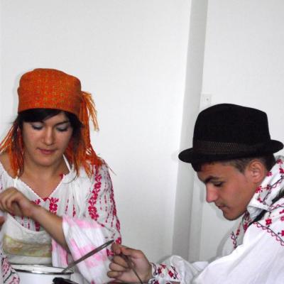 21 iunie: Oneşti: Teatru religios la Liceul teologic romano-catolic