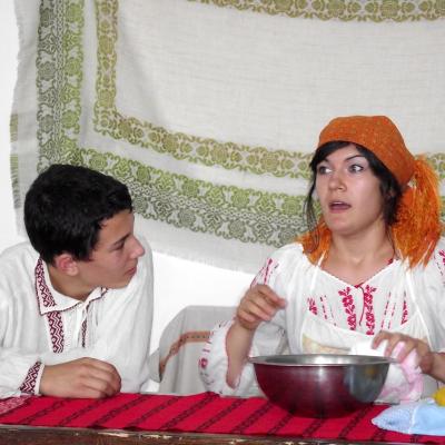 21 iunie: Oneşti: Teatru religios la Liceul teologic romano-catolic