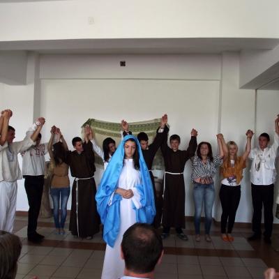 21 iunie: Oneşti: Teatru religios la Liceul teologic romano-catolic