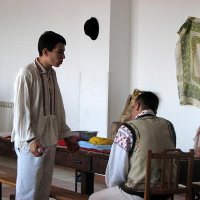 21 iunie: Oneşti: Teatru religios la Liceul teologic romano-catolic