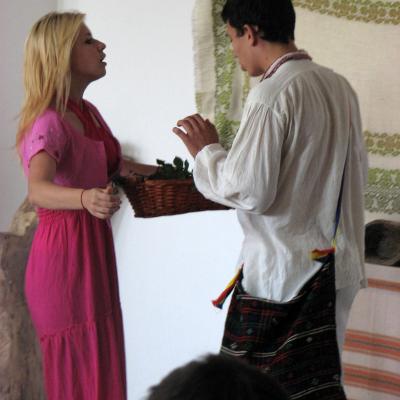 21 iunie: Oneşti: Teatru religios la Liceul teologic romano-catolic