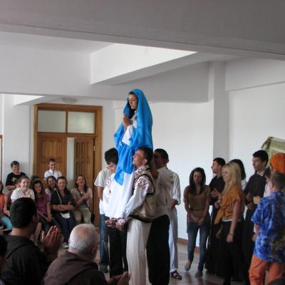 21 iunie: Oneşti: Teatru religios la Liceul teologic romano-catolic