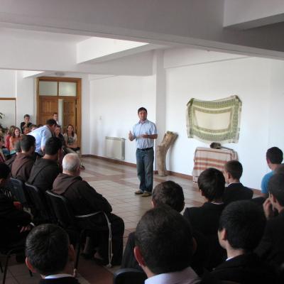 21 iunie: Oneşti: Teatru religios la Liceul teologic romano-catolic