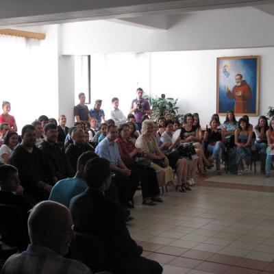21 iunie: Oneşti: Teatru religios la Liceul teologic romano-catolic