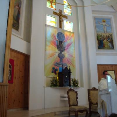 24 iunie: Moineşti: Prima sfântă Împărtăşanie