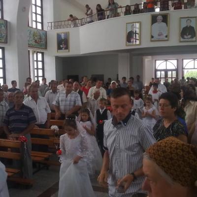 24 iunie: Valea Mică: Prima sfântă Împărtăşanie