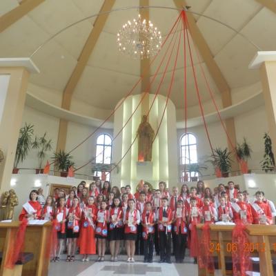 24 iunie: Roman "Isus, Bunul Păstor": Administrarea Mirului