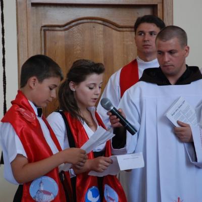 24 iunie: Roman "Isus, Bunul Păstor": Administrarea Mirului