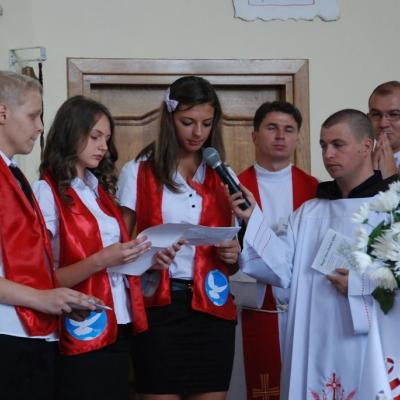 24 iunie: Roman "Isus, Bunul Păstor": Administrarea Mirului