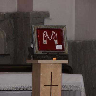 11 iulie: Luncani: Relicva Scapularului Carmelit purtat de fericitul Ioan Paul al II-lea, sosită la mănăstirea carmelită