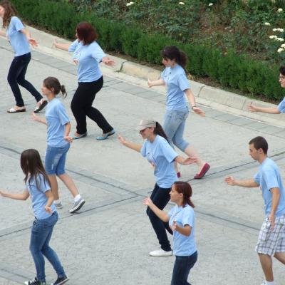 15 iulie: Iaşi: lansarea imnului INTC 2012 şi flash-mob de prezentare a evenimentului