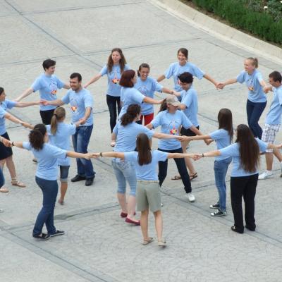 15 iulie: Iaşi: lansarea imnului INTC 2012 şi flash-mob de prezentare a evenimentului