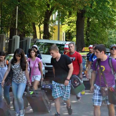 25 iulie: INTC Iaşi: Sosirea tinerilor participanţi