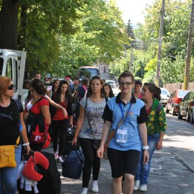 25 iulie: INTC Iaşi: Sosirea tinerilor participanţi