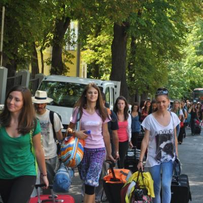 25 iulie: INTC Iaşi: Sosirea tinerilor participanţi
