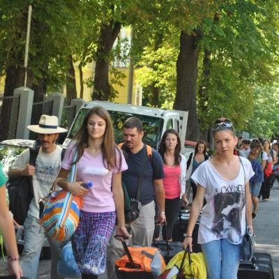 25 iulie: INTC Iaşi: Sosirea tinerilor participanţi