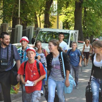 25 iulie: INTC Iaşi: Sosirea tinerilor participanţi