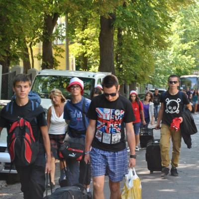 25 iulie: INTC Iaşi: Sosirea tinerilor participanţi