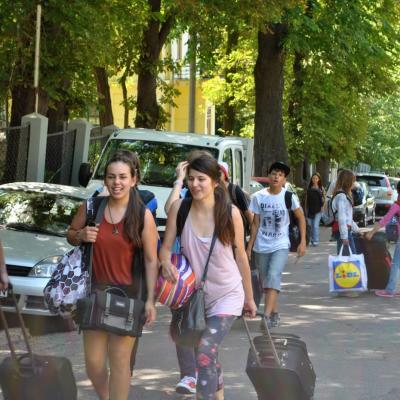 25 iulie: INTC Iaşi: Sosirea tinerilor participanţi