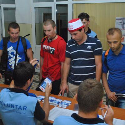 25 iulie: INTC Iaşi: Sosirea tinerilor participanţi