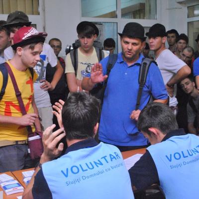 25 iulie: INTC Iaşi: Sosirea tinerilor participanţi