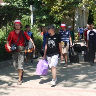 25 iulie: INTC Iaşi: Sosirea tinerilor participanţi