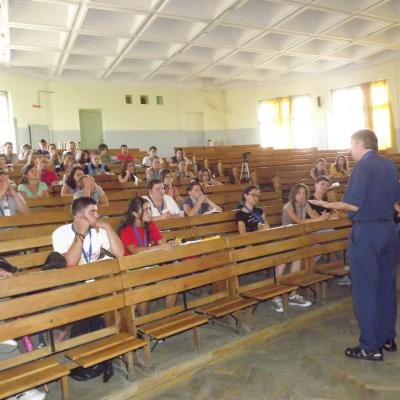 26 iulie: INTC Iaşi: "Unde sunt copiii tăi?" - Conferinţa ţinută de Mons. Ioan Chişărău