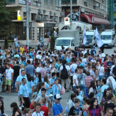 27 iulie: INTC Iaşi: Procesiunea din Piaţa Unirii către catedrala catolică